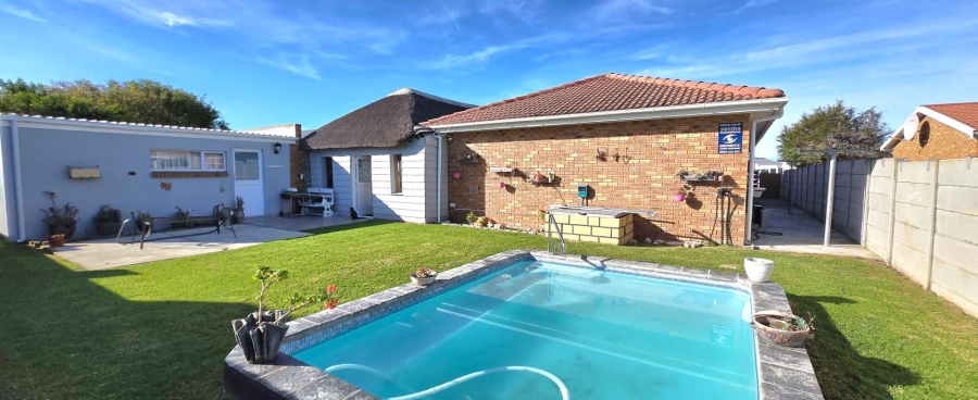 4 Bedroom Property for Sale in Franskraal Western Cape